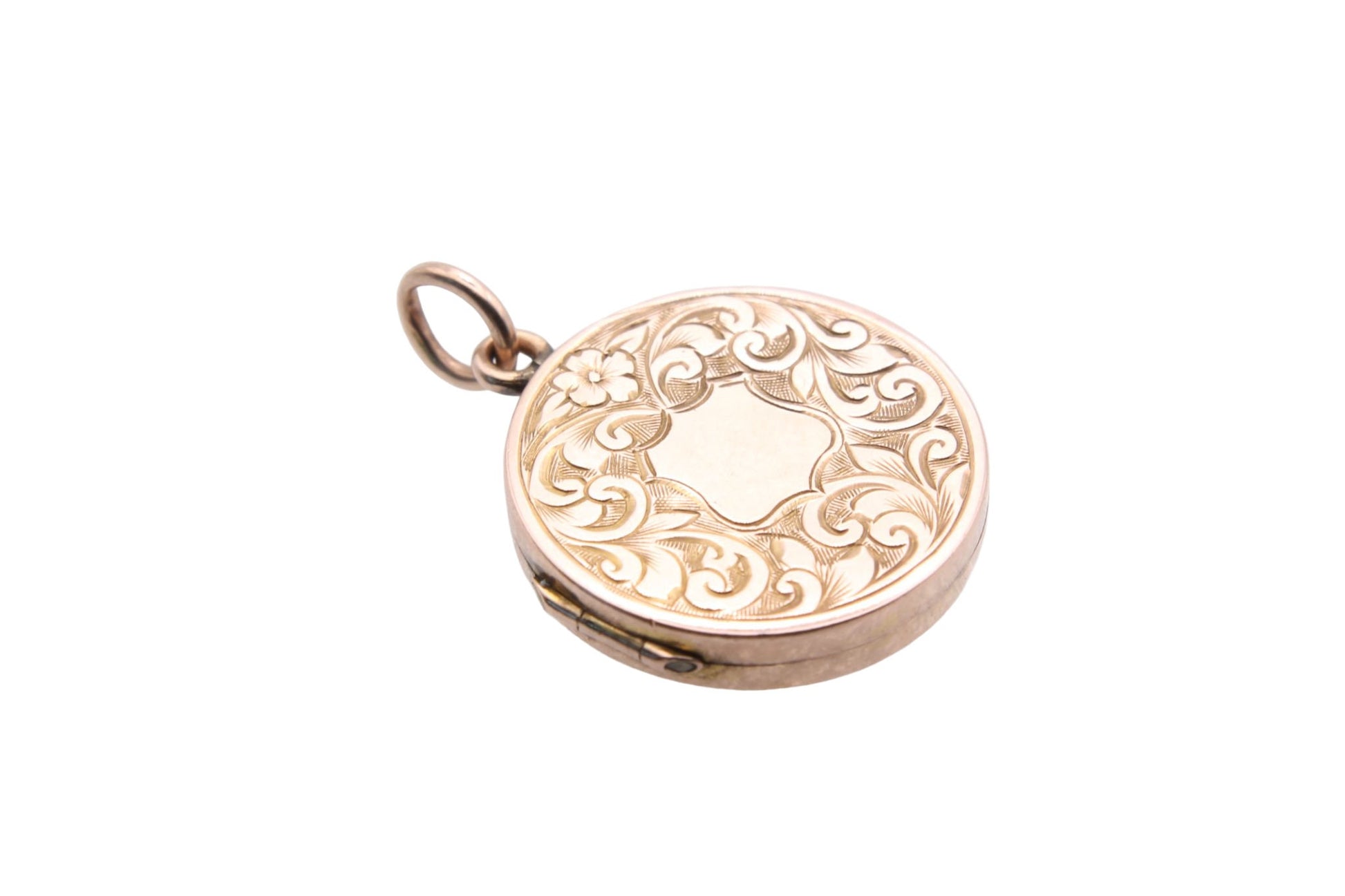 antique-9ct-gold-foliate-locket-1901