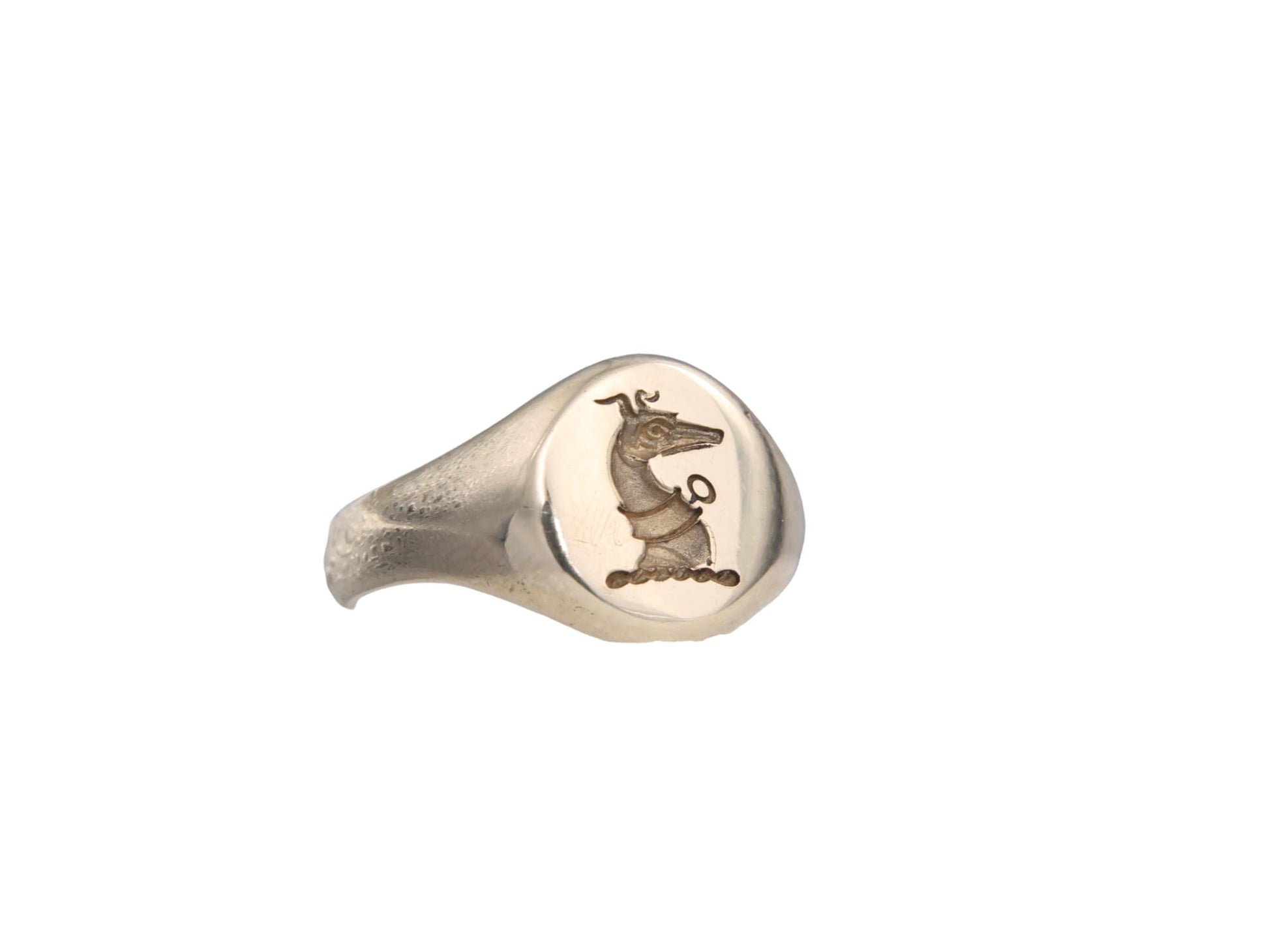 vintage-9ct-yellow-gold-greyhound-crest-intaglio-signet-ring