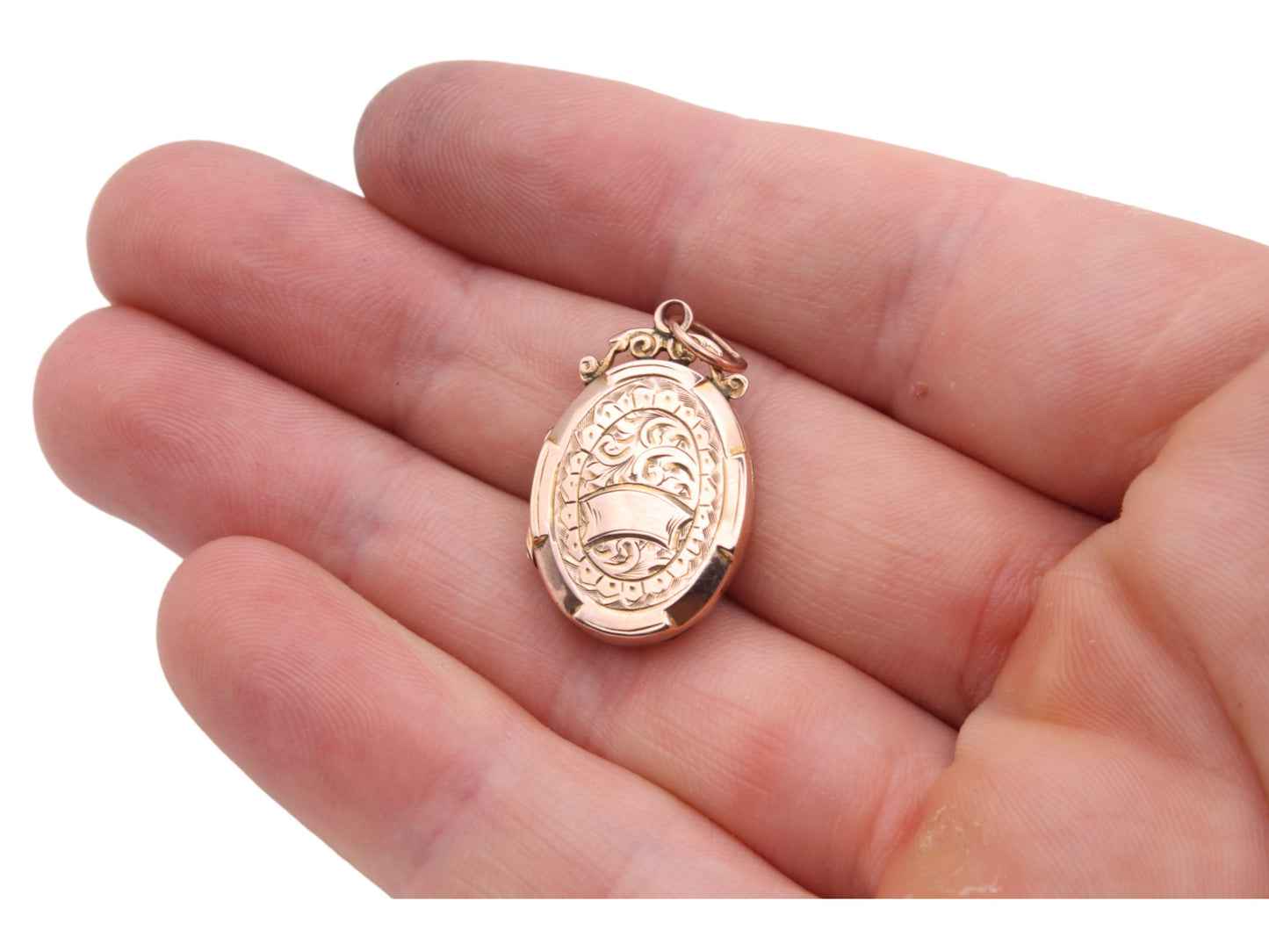 Antique 9ct Gold Foliate Chased Locket