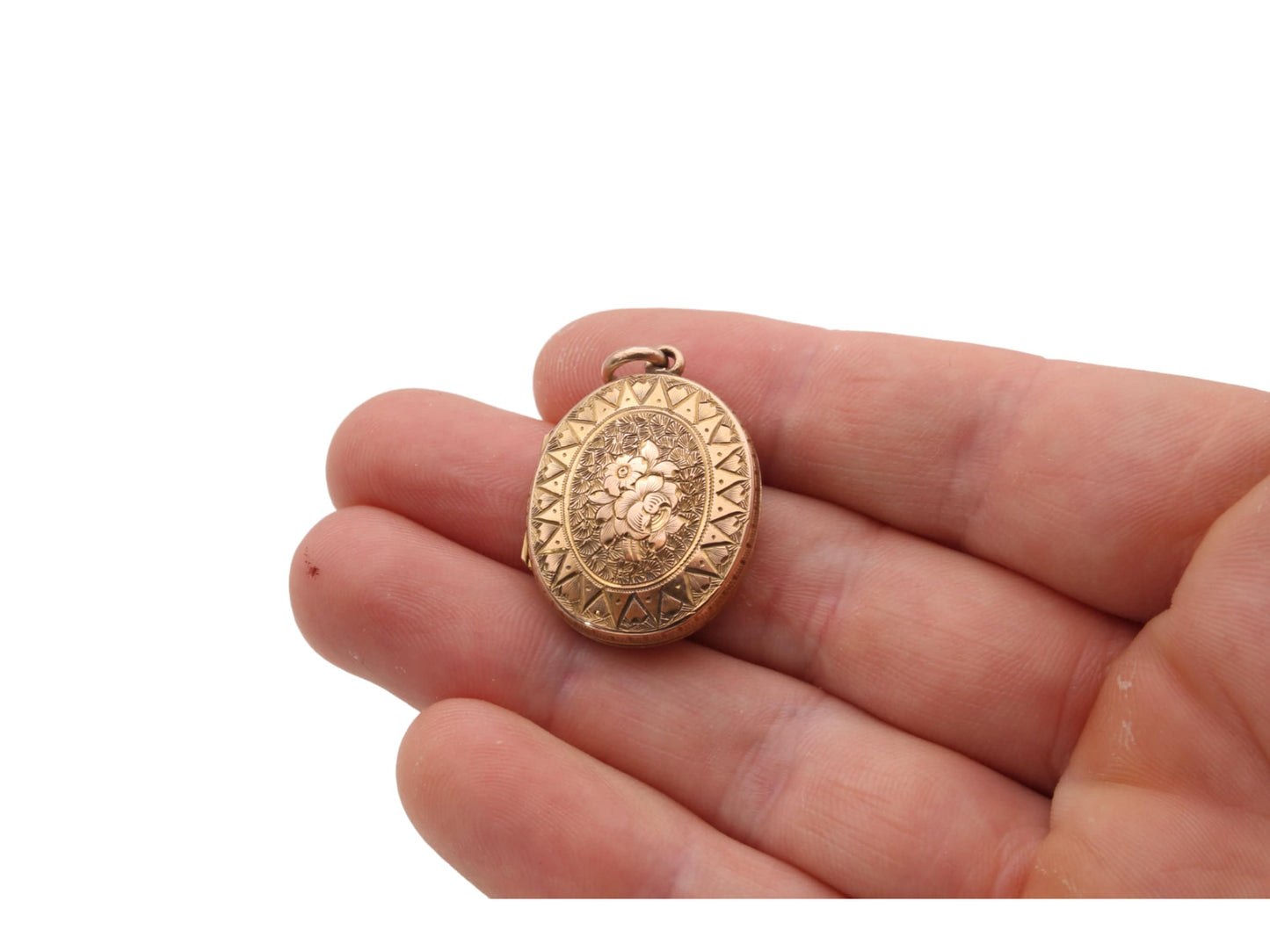 Antique-15ct-Gold-Forget-me-not-Chased-Locket