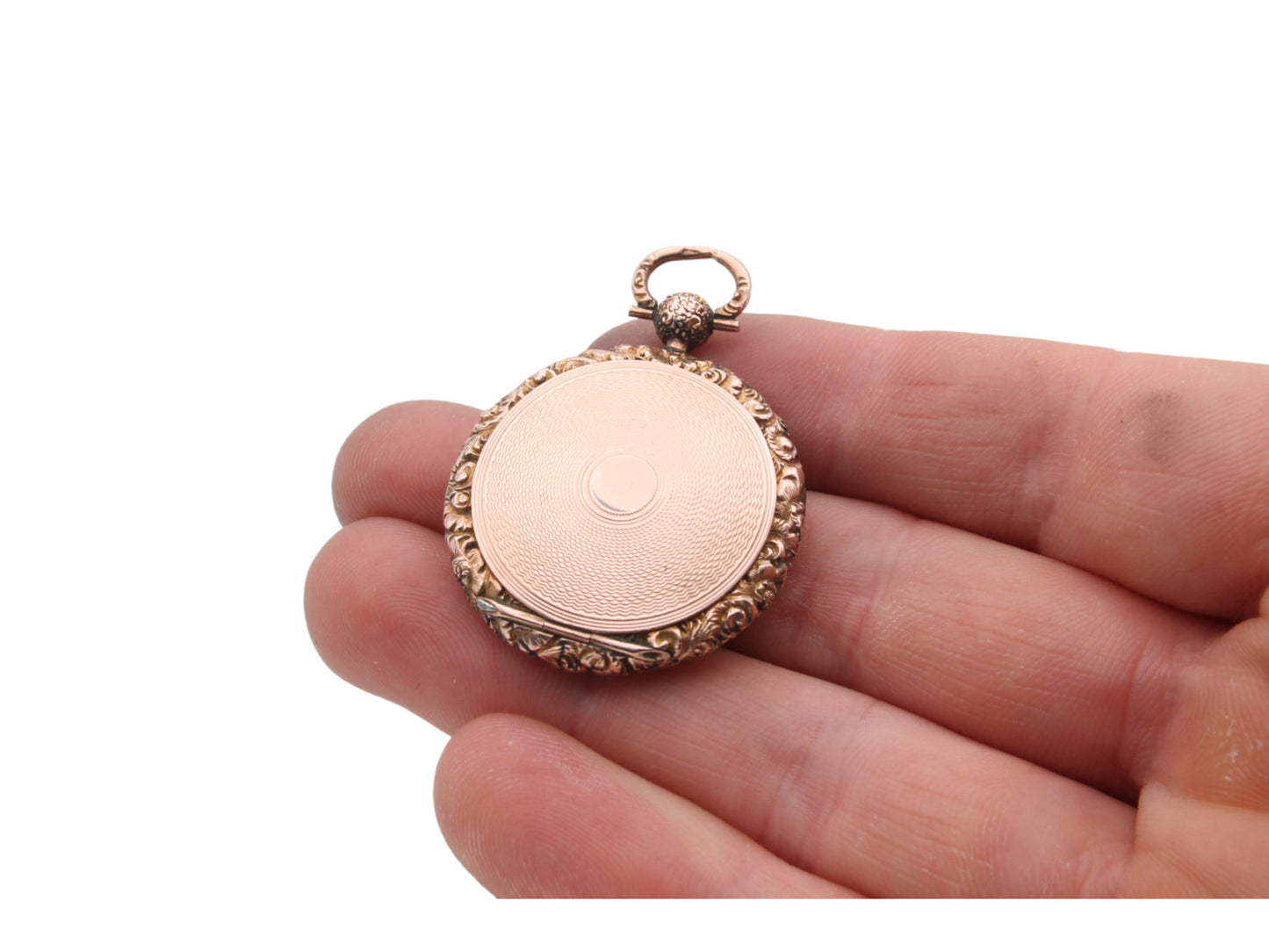 Antique-9ct-Gold-Chased-Locket-Pendant